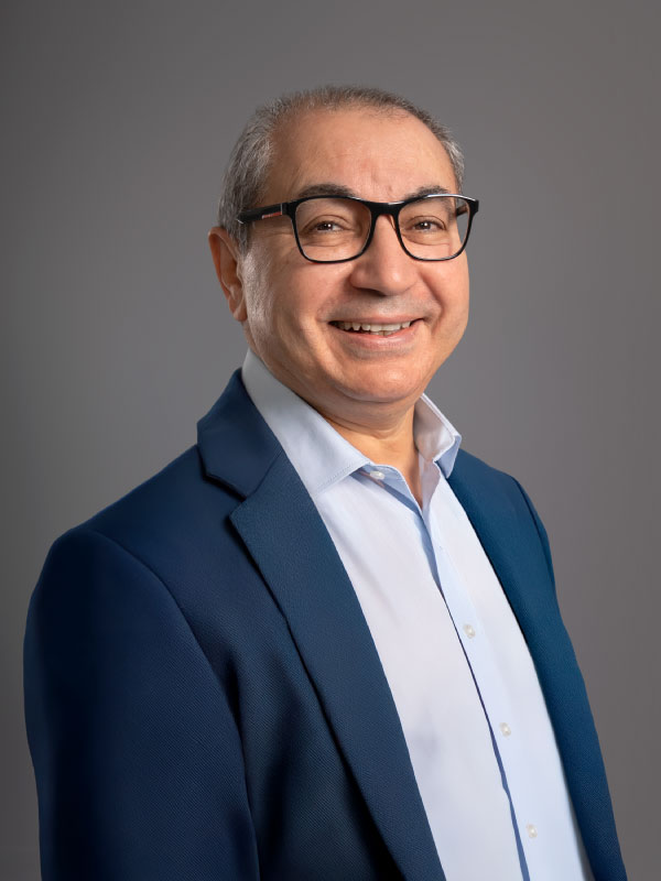 Porträt von Michel Ihsane, Dach, Frankreich, Benelux.